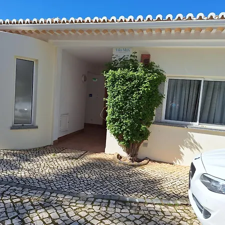 Apostol Apartment *